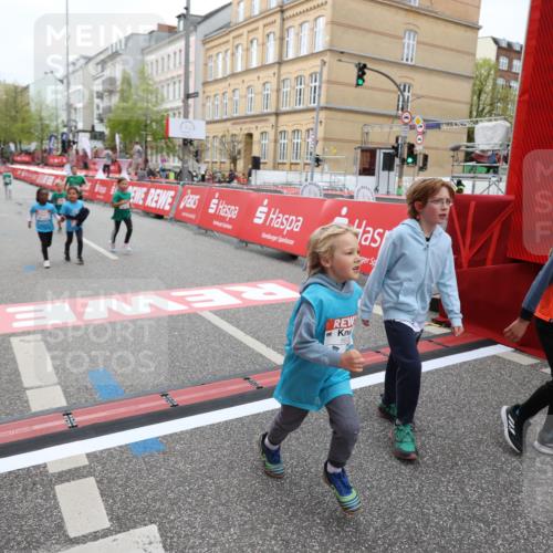 25.04.2026 - Das Zehntel Strokosch-Dieckow http://msf.ph/oto/9629871 25.04.2026 11:07:05 Ziel 5191, 5607, 5620, 5639, 5890, 6621, 6769, 6775, 7068, 7083, 7353, 7354, 7415, 7418, 7765, 7816, 7871 meine-sportfotos.de