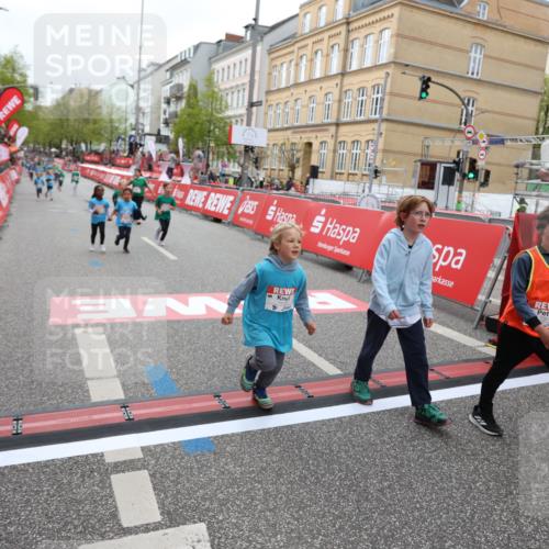 25.04.2026 - Das Zehntel Strokosch-Dieckow http://msf.ph/oto/9629891 25.04.2026 11:07:05 Ziel 5191, 5607, 5620, 5639, 5890, 6621, 6769, 6775, 7068, 7083, 7353, 7354, 7415, 7418, 7765, 7816, 7871 meine-sportfotos.de