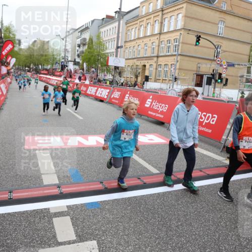 25.04.2026 - Das Zehntel Strokosch-Dieckow http://msf.ph/oto/9629895 25.04.2026 11:07:05 Ziel 5191, 5607, 5620, 5639, 5890, 6621, 6769, 6775, 7068, 7083, 7353, 7354, 7415, 7418, 7765, 7816, 7871 meine-sportfotos.de