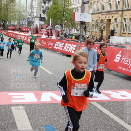 25.04.2026 - Das Zehntel Strokosch-Dieckow http://msf.ph/oto/9629910 25.04.2026 11:07:03 Ziel 5191, 5607, 5620, 5639, 5640, 6621, 7068, 7083, 7353, 7354, 7415, 7418, 7816, 7871 meine-sportfotos.de