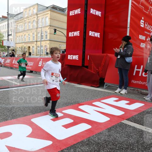 25.04.2026 - Das Zehntel Strokosch-Dieckow http://msf.ph/oto/9629914 25.04.2026 09:02:44 Ziel 1000, 1007, 1012, 1057, 1249, 1252, 1293, 1527, 1530, 2228, 2235, 2375, 2759, 2766, 2847, 2850, 3137, 3147, 3692, 3787, 3819, 3820, 3954, 3983 meine-sportfotos.de