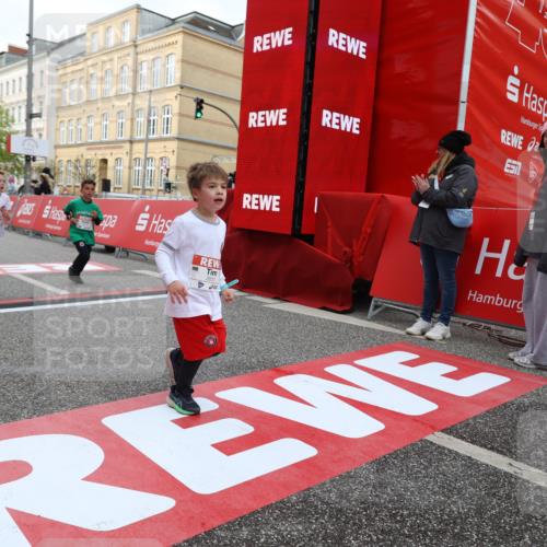 25.04.2026 - Das Zehntel Strokosch-Dieckow http://msf.ph/oto/9629928 25.04.2026 09:02:44 Ziel 1000, 1007, 1012, 1057, 1249, 1252, 1293, 1527, 1530, 2228, 2235, 2375, 2759, 2766, 2847, 2850, 3137, 3147, 3692, 3787, 3819, 3820, 3954, 3983 meine-sportfotos.de