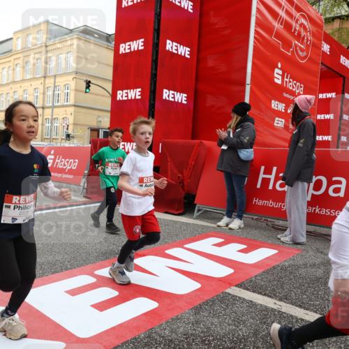 25.04.2026 - Das Zehntel Strokosch-Dieckow http://msf.ph/oto/9629940 25.04.2026 09:02:45 Ziel 1000, 1007, 1012, 1057, 1249, 1252, 1425, 1435, 1527, 2228, 2235, 2375, 2847, 2850, 3137, 3147, 3787, 3819, 3820, 3954 meine-sportfotos.de