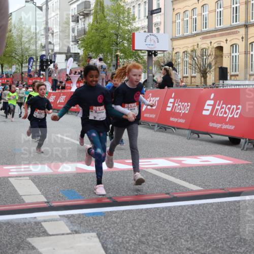 25.04.2026 - Das Zehntel Strokosch-Dieckow http://msf.ph/oto/9629978 25.04.2026 09:02:48 Ziel 1007, 1012, 1425, 1435, 1813, 2139, 2143, 2198, 2228, 2235, 2375, 2448, 2847, 2850, 3061, 3072, 3681, 3787, 3819, 3820 meine-sportfotos.de