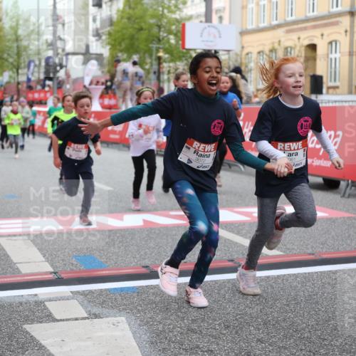 25.04.2026 - Das Zehntel Strokosch-Dieckow http://msf.ph/oto/9630020 25.04.2026 09:02:48 Ziel 1007, 1012, 1425, 1435, 1813, 2139, 2143, 2198, 2228, 2235, 2375, 2448, 2847, 2850, 3061, 3072, 3681, 3787, 3819, 3820 meine-sportfotos.de