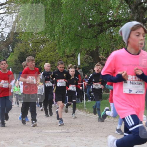 25.04.2026 - Das Zehntel Zöllner http://msf.ph/oto/9630021 25.04.2026 11:42:14 Laufen 10087 meine-sportfotos.de