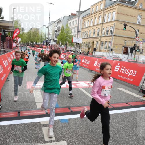 25.04.2026 - Das Zehntel Strokosch-Dieckow http://msf.ph/oto/9630037 25.04.2026 11:07:00 Ziel 5010, 5191, 5607, 5620, 5623, 5640, 6626, 7068, 7083, 7353, 7415, 7418, 7454, 7460, 7816, 7871 meine-sportfotos.de