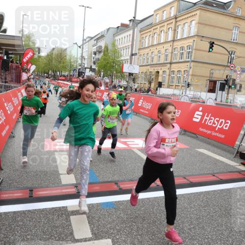 25.04.2026 - Das Zehntel Strokosch-Dieckow http://msf.ph/oto/9630039 25.04.2026 11:07:00 Ziel 5010, 5191, 5607, 5620, 5623, 5640, 6626, 7068, 7083, 7353, 7415, 7418, 7454, 7460, 7816, 7871 meine-sportfotos.de