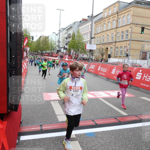 25.04.2026 - Das Zehntel Strokosch-Dieckow http://msf.ph/oto/9630049 25.04.2026 11:04:24 Ziel 5052, 5053, 5630, 5945, 5948, 5971, 6567, 6887, 7064, 7087, 7117, 7237, 7269, 7600, 7609, 7979, 7980, 7994 meine-sportfotos.de