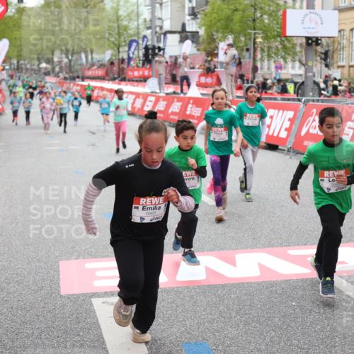 25.04.2026 - Das Zehntel Strokosch-Dieckow http://msf.ph/oto/9630213 25.04.2026 11:06:44 Ziel 5139, 5843, 5845, 6985, 7892, 7894, 7902 meine-sportfotos.de