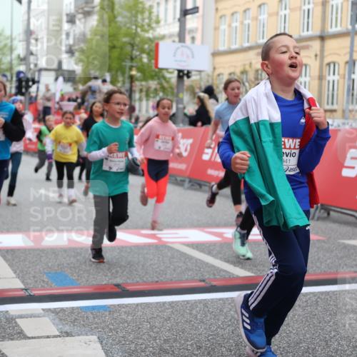 25.04.2026 - Das Zehntel Strokosch-Dieckow http://msf.ph/oto/9630218 25.04.2026 09:03:00 Ziel 1232, 1337, 1343, 1478, 1716, 1805, 2003, 2127, 2135, 2388, 2457, 2504, 2595, 2600, 2736, 2926, 3399, 3434, 3435, 3633, 3638, 3639, 3643, 3645, 3647, 3649, 3650, 3694, 3747, 3774, 3786, 3793, 3794, 3941, 3981, 3982 meine-sportfotos.de