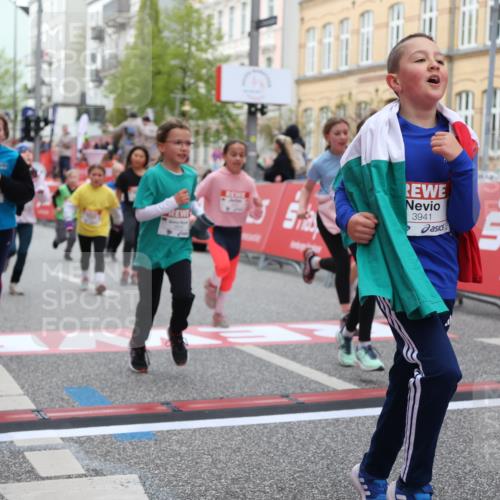 25.04.2026 - Das Zehntel Strokosch-Dieckow http://msf.ph/oto/9630221 25.04.2026 09:03:00 Ziel 1232, 1337, 1343, 1478, 1716, 1805, 2003, 2127, 2135, 2388, 2457, 2504, 2595, 2600, 2736, 2926, 3399, 3434, 3435, 3633, 3638, 3639, 3643, 3645, 3647, 3649, 3650, 3694, 3747, 3774, 3786, 3793, 3794, 3941, 3981, 3982 meine-sportfotos.de