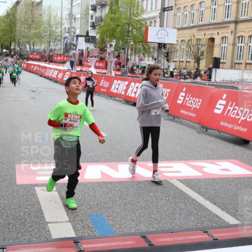 25.04.2026 - Das Zehntel Strokosch-Dieckow http://msf.ph/oto/9630249 25.04.2026 11:06:36 Ziel 5172, 6241, 6934, 7281, 7774, 7777, 18087 meine-sportfotos.de