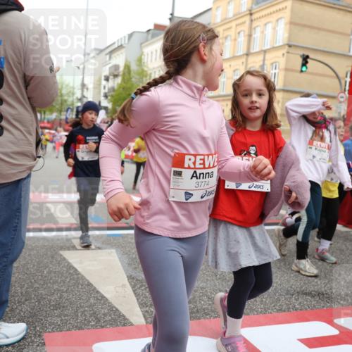25.04.2026 - Das Zehntel Strokosch-Dieckow http://msf.ph/oto/9630269 25.04.2026 09:03:03 Ziel 1478, 1805, 2127, 2135, 2504, 2518, 2595, 2600, 2665, 2713, 2736, 2926, 3153, 3310, 3399, 3434, 3435, 3633, 3638, 3639, 3643, 3645, 3647, 3649, 3747, 3774, 3941, 3981, 3982 meine-sportfotos.de