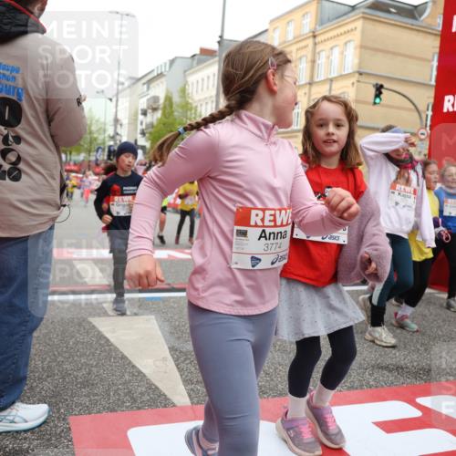 25.04.2026 - Das Zehntel Strokosch-Dieckow http://msf.ph/oto/9630273 25.04.2026 09:03:03 Ziel 1478, 1805, 2127, 2135, 2504, 2518, 2595, 2600, 2665, 2713, 2736, 2926, 3153, 3310, 3399, 3434, 3435, 3633, 3638, 3639, 3643, 3645, 3647, 3649, 3747, 3774, 3941, 3981, 3982 meine-sportfotos.de