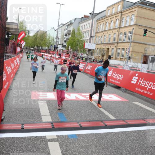 25.04.2026 - Das Zehntel Strokosch-Dieckow http://msf.ph/oto/9630329 25.04.2026 11:06:23 Ziel 5051, 5875, 6587, 6773, 6801, 7215, 7216, 7416, 7645 meine-sportfotos.de
