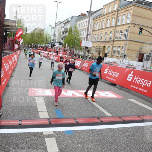 25.04.2026 - Das Zehntel Strokosch-Dieckow http://msf.ph/oto/9630331 25.04.2026 11:06:23 Ziel 5051, 5875, 6587, 6773, 6801, 7215, 7216, 7416, 7645 meine-sportfotos.de