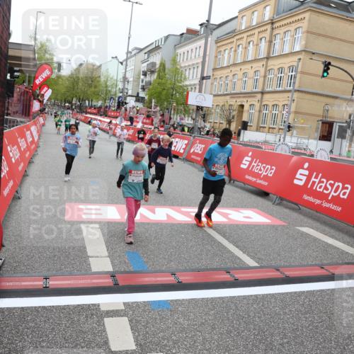 25.04.2026 - Das Zehntel Strokosch-Dieckow http://msf.ph/oto/9630333 25.04.2026 11:06:23 Ziel 5051, 5875, 6587, 6773, 6801, 7215, 7216, 7416, 7645 meine-sportfotos.de
