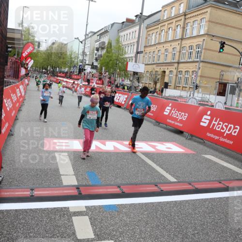25.04.2026 - Das Zehntel Strokosch-Dieckow http://msf.ph/oto/9630334 25.04.2026 11:06:23 Ziel 5051, 5875, 6587, 6773, 6801, 7215, 7216, 7416, 7645 meine-sportfotos.de