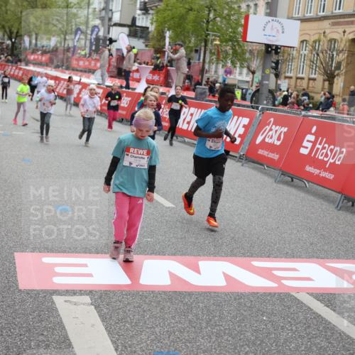 25.04.2026 - Das Zehntel Strokosch-Dieckow http://msf.ph/oto/9630346 25.04.2026 11:06:22 Ziel 5051, 5875, 6587, 6773, 6801, 7215, 7216, 7416, 7471 meine-sportfotos.de