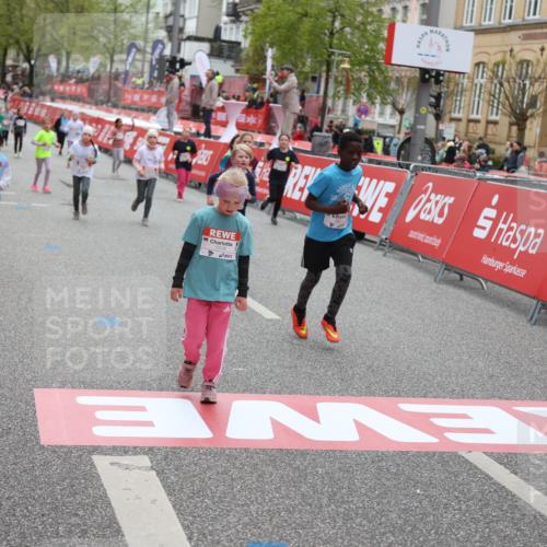 25.04.2026 - Das Zehntel Strokosch-Dieckow http://msf.ph/oto/9630347 25.04.2026 11:06:22 Ziel 5051, 5875, 6587, 6773, 6801, 7215, 7216, 7416, 7471 meine-sportfotos.de