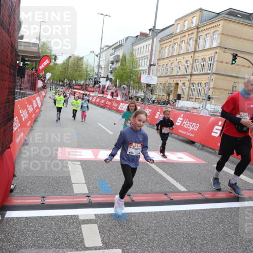 25.04.2026 - Das Zehntel Strokosch-Dieckow http://msf.ph/oto/9630380 25.04.2026 11:06:17 Ziel 5051, 5121, 5875, 7268, 7295, 7471, 8073 meine-sportfotos.de