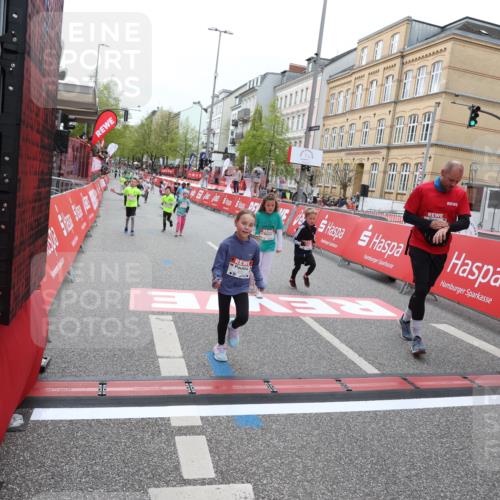 25.04.2026 - Das Zehntel Strokosch-Dieckow http://msf.ph/oto/9630384 25.04.2026 11:06:17 Ziel 5051, 5121, 5875, 7268, 7295, 7471, 8073 meine-sportfotos.de