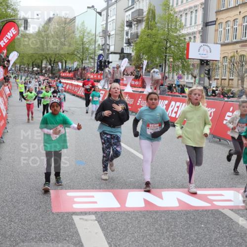 25.04.2026 - Das Zehntel Strokosch-Dieckow http://msf.ph/oto/9630438 25.04.2026 11:06:09 Ziel 5121, 5647, 5952, 6851, 7040, 7564, 7578, 7589, 7637, 7870, 8073 meine-sportfotos.de