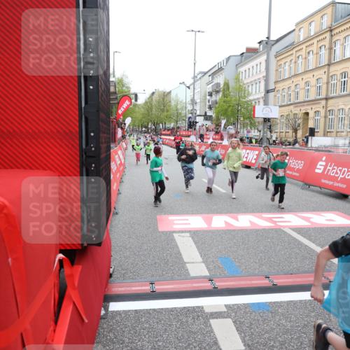 25.04.2026 - Das Zehntel Strokosch-Dieckow http://msf.ph/oto/9630450 25.04.2026 11:06:08 Ziel 5096, 5647, 5944, 5952, 6851, 7040, 7564, 7578, 7589, 7637, 7870 meine-sportfotos.de