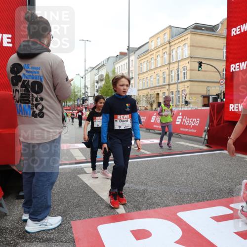 25.04.2026 - Das Zehntel Strokosch-Dieckow http://msf.ph/oto/9630472 25.04.2026 09:03:18 Ziel 2121, 2281, 2283, 2340, 2402, 3017, 3213, 3286, 3293, 3396, 3425, 3550, 3854, 3871, 3909 meine-sportfotos.de