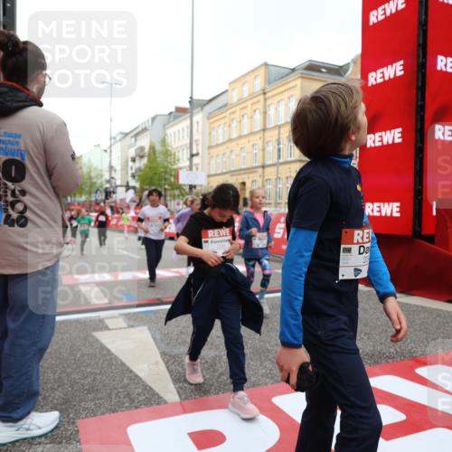 25.04.2026 - Das Zehntel Strokosch-Dieckow http://msf.ph/oto/9630503 25.04.2026 09:03:19 Ziel 1449, 2281, 2283, 2340, 2378, 2402, 3017, 3213, 3286, 3293, 3425, 3550, 3854, 3871, 3909 meine-sportfotos.de