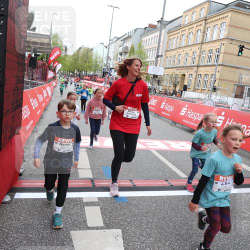 25.04.2026 - Das Zehntel Strokosch-Dieckow http://msf.ph/oto/9630511 25.04.2026 11:06:00 Ziel 5096, 5124, 5686, 5886, 5944, 6159, 6599, 6970, 7210, 7213, 7433, 7461, 7492, 7566 meine-sportfotos.de