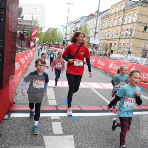 25.04.2026 - Das Zehntel Strokosch-Dieckow http://msf.ph/oto/9630514 25.04.2026 11:06:00 Ziel 5096, 5124, 5686, 5886, 5944, 6159, 6599, 6970, 7210, 7213, 7433, 7461, 7492, 7566 meine-sportfotos.de