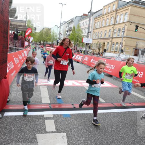 25.04.2026 - Das Zehntel Strokosch-Dieckow http://msf.ph/oto/9630516 25.04.2026 11:06:00 Ziel 5096, 5124, 5686, 5886, 5944, 6159, 6599, 6970, 7210, 7213, 7433, 7461, 7492, 7566 meine-sportfotos.de