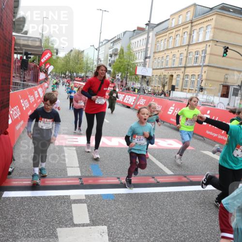 25.04.2026 - Das Zehntel Strokosch-Dieckow http://msf.ph/oto/9630519 25.04.2026 11:06:00 Ziel 5096, 5124, 5686, 5886, 5944, 6159, 6599, 6970, 7210, 7213, 7433, 7461, 7492, 7566 meine-sportfotos.de