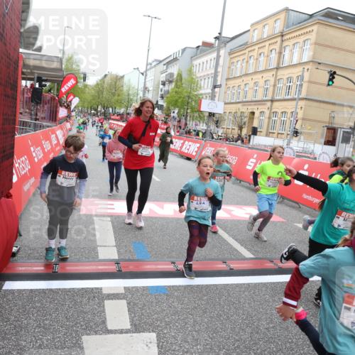 25.04.2026 - Das Zehntel Strokosch-Dieckow http://msf.ph/oto/9630520 25.04.2026 11:06:00 Ziel 5096, 5124, 5686, 5886, 5944, 6159, 6599, 6970, 7210, 7213, 7433, 7461, 7492, 7566 meine-sportfotos.de