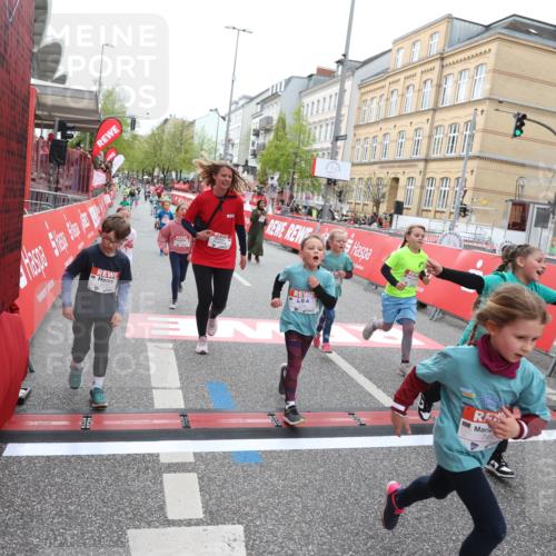 25.04.2026 - Das Zehntel Strokosch-Dieckow http://msf.ph/oto/9630524 25.04.2026 11:05:59 Ziel 5124, 5686, 5886, 6159, 6381, 6599, 6970, 7210, 7213, 7433, 7461, 7492, 7566 meine-sportfotos.de