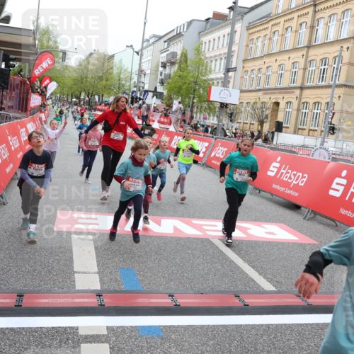 25.04.2026 - Das Zehntel Strokosch-Dieckow http://msf.ph/oto/9630536 25.04.2026 11:05:59 Ziel 5124, 5686, 5886, 6159, 6381, 6599, 6970, 7210, 7213, 7433, 7461, 7492, 7566 meine-sportfotos.de