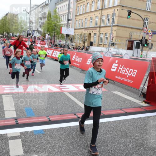 25.04.2026 - Das Zehntel Strokosch-Dieckow http://msf.ph/oto/9630538 25.04.2026 11:05:58 Ziel 5124, 5686, 5886, 6159, 6381, 6599, 7210, 7213, 7433, 7461, 7474, 7492, 7566 meine-sportfotos.de