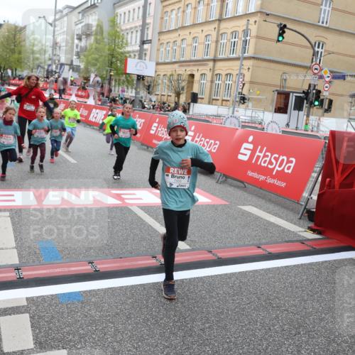 25.04.2026 - Das Zehntel Strokosch-Dieckow http://msf.ph/oto/9630543 25.04.2026 11:05:58 Ziel 5124, 5686, 5886, 6159, 6381, 6599, 7210, 7213, 7433, 7461, 7474, 7492, 7566 meine-sportfotos.de