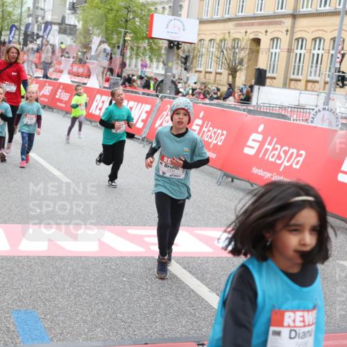 25.04.2026 - Das Zehntel Strokosch-Dieckow http://msf.ph/oto/9630555 25.04.2026 11:05:57 Ziel 5686, 5886, 6381, 6599, 7210, 7213, 7433, 7435, 7461, 7473, 7474, 7492 meine-sportfotos.de