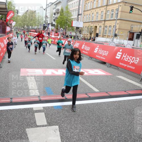 25.04.2026 - Das Zehntel Strokosch-Dieckow http://msf.ph/oto/9630561 25.04.2026 11:05:56 Ziel 5686, 5776, 6381, 7433, 7435, 7473, 7474, 7828, 7831 meine-sportfotos.de