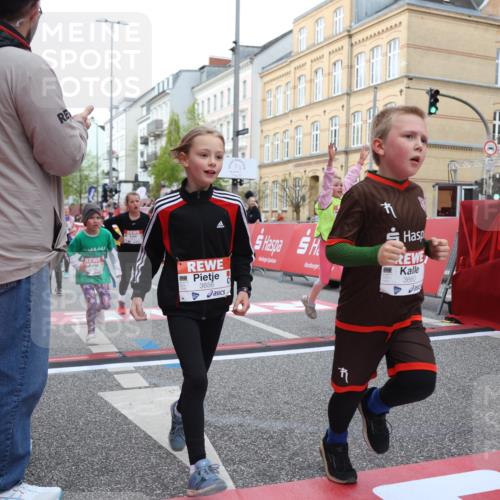 25.04.2026 - Das Zehntel Strokosch-Dieckow http://msf.ph/oto/9630565 25.04.2026 09:03:24 Ziel 1449, 1749, 1750, 1945, 2378, 2389, 2949, 3144, 3213, 3425, 3550, 3656, 3662, 3663, 3854, 3871, 4021 meine-sportfotos.de