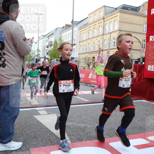 25.04.2026 - Das Zehntel Strokosch-Dieckow http://msf.ph/oto/9630571 25.04.2026 09:03:24 Ziel 1449, 1749, 1750, 1945, 2378, 2389, 2949, 3144, 3213, 3425, 3550, 3656, 3662, 3663, 3854, 3871, 4021 meine-sportfotos.de