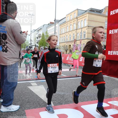 25.04.2026 - Das Zehntel Strokosch-Dieckow http://msf.ph/oto/9630579 25.04.2026 09:03:24 Ziel 1449, 1749, 1750, 1945, 2378, 2389, 2949, 3144, 3213, 3425, 3550, 3656, 3662, 3663, 3854, 3871, 4021 meine-sportfotos.de