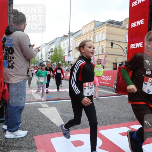 25.04.2026 - Das Zehntel Strokosch-Dieckow http://msf.ph/oto/9630583 25.04.2026 09:03:24 Ziel 1449, 1749, 1750, 1945, 2378, 2389, 2949, 3144, 3213, 3425, 3550, 3656, 3662, 3663, 3854, 3871, 4021 meine-sportfotos.de