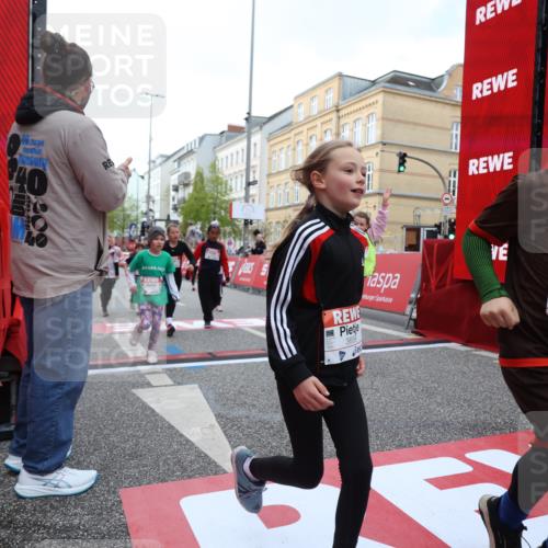25.04.2026 - Das Zehntel Strokosch-Dieckow http://msf.ph/oto/9630587 25.04.2026 09:03:24 Ziel 1449, 1749, 1750, 1945, 2378, 2389, 2949, 3144, 3213, 3425, 3550, 3656, 3662, 3663, 3854, 3871, 4021 meine-sportfotos.de