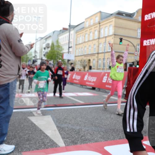 25.04.2026 - Das Zehntel Strokosch-Dieckow http://msf.ph/oto/9630600 25.04.2026 09:03:25 Ziel 1449, 1749, 1750, 1827, 1945, 2378, 2389, 2690, 2949, 3144, 3425, 3485, 3550, 3656, 3662, 3663, 3854, 4021 meine-sportfotos.de