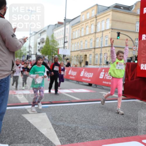 25.04.2026 - Das Zehntel Strokosch-Dieckow http://msf.ph/oto/9630603 25.04.2026 09:03:25 Ziel 1449, 1749, 1750, 1827, 1945, 2378, 2389, 2690, 2949, 3144, 3425, 3485, 3550, 3656, 3662, 3663, 3854, 4021 meine-sportfotos.de