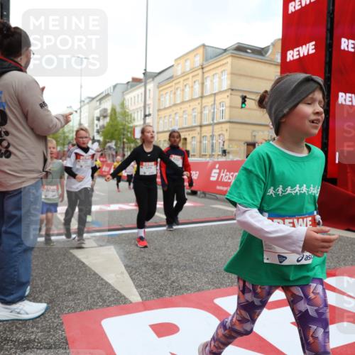 25.04.2026 - Das Zehntel Strokosch-Dieckow http://msf.ph/oto/9630641 25.04.2026 09:03:26 Ziel 1449, 1749, 1750, 1827, 1945, 2378, 2389, 2690, 2949, 3127, 3144, 3155, 3425, 3485, 3550, 3656, 3662, 3663, 3854, 4021 meine-sportfotos.de